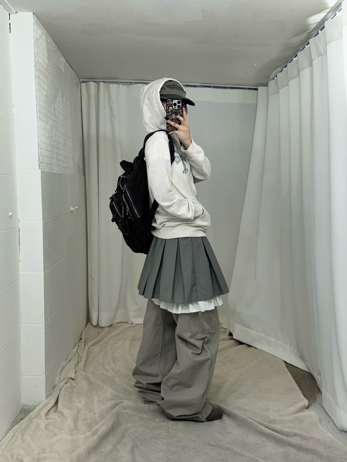 키플링 데일리 뮤트 그레이 베이지 러힙 코디세트 상품이미지2