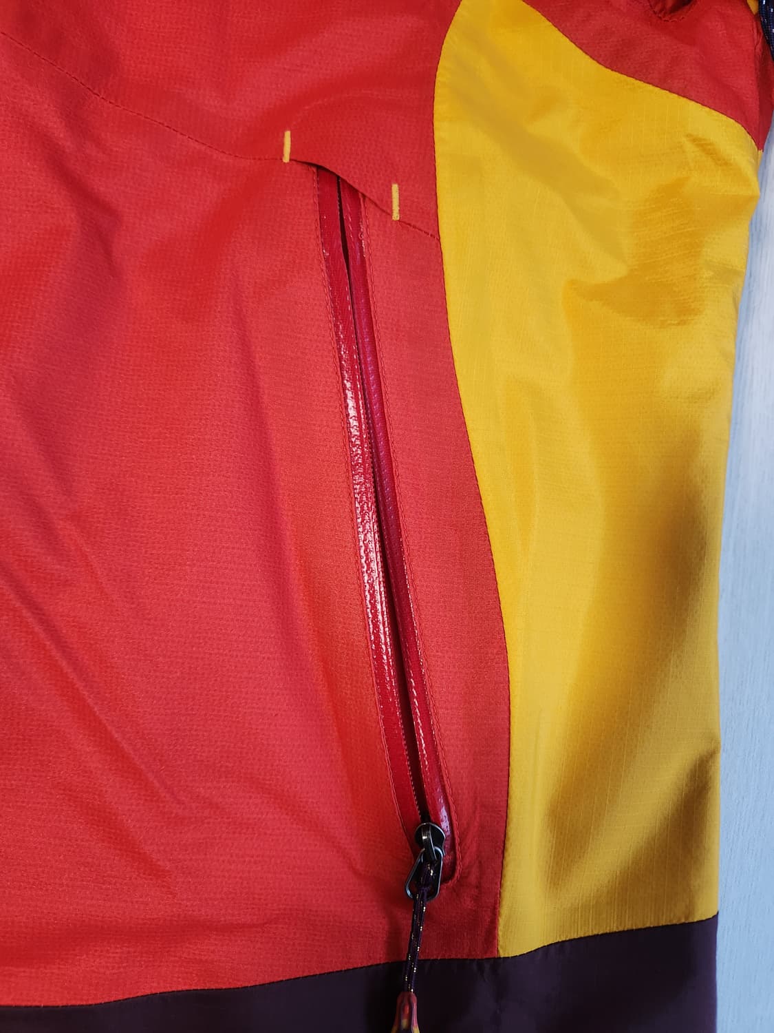 새상품급) 콜핑 고어택스 방수 방풍 기능성 등산 여성 바람막이 사이즈10 상품이미지4