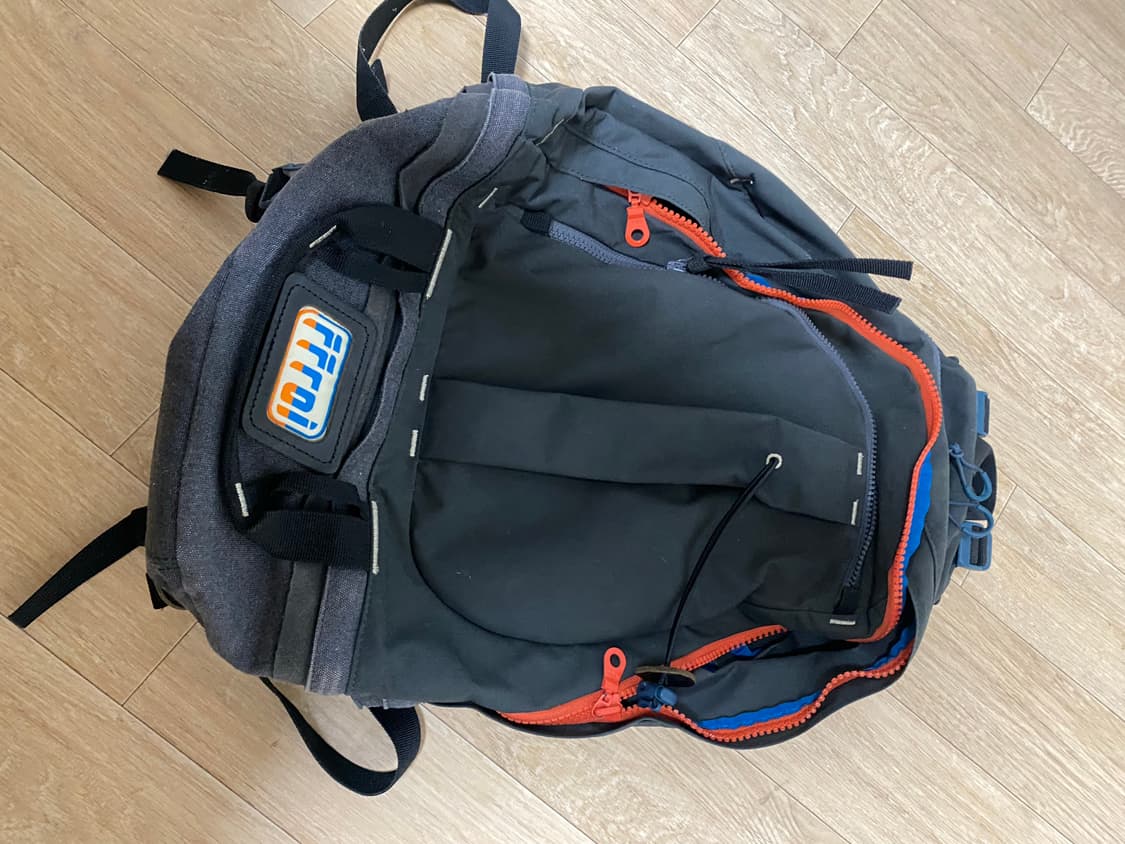 프루아 430 백팩 블랙 팝니다 상품이미지2