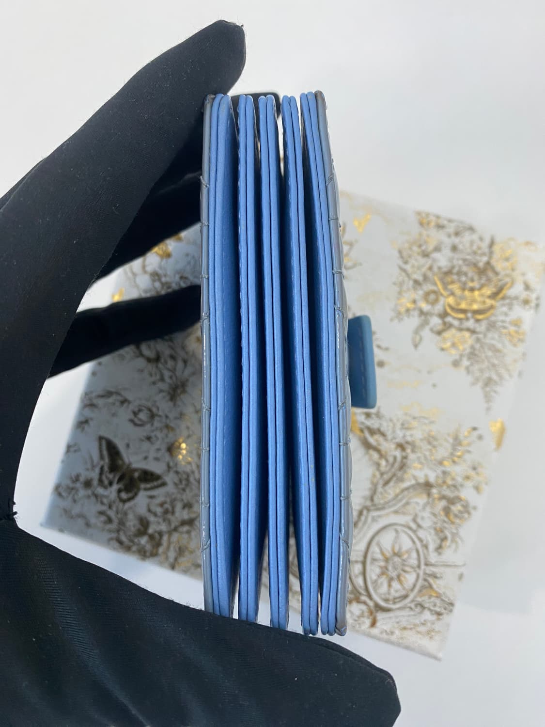 디올 페이던트 까나쥬 이코디언 카드지갑 상품이미지6