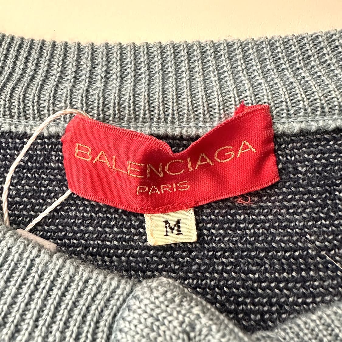  발렌시아가 블루 BB로고 금장단추 크롭 가디건 상품이미지4