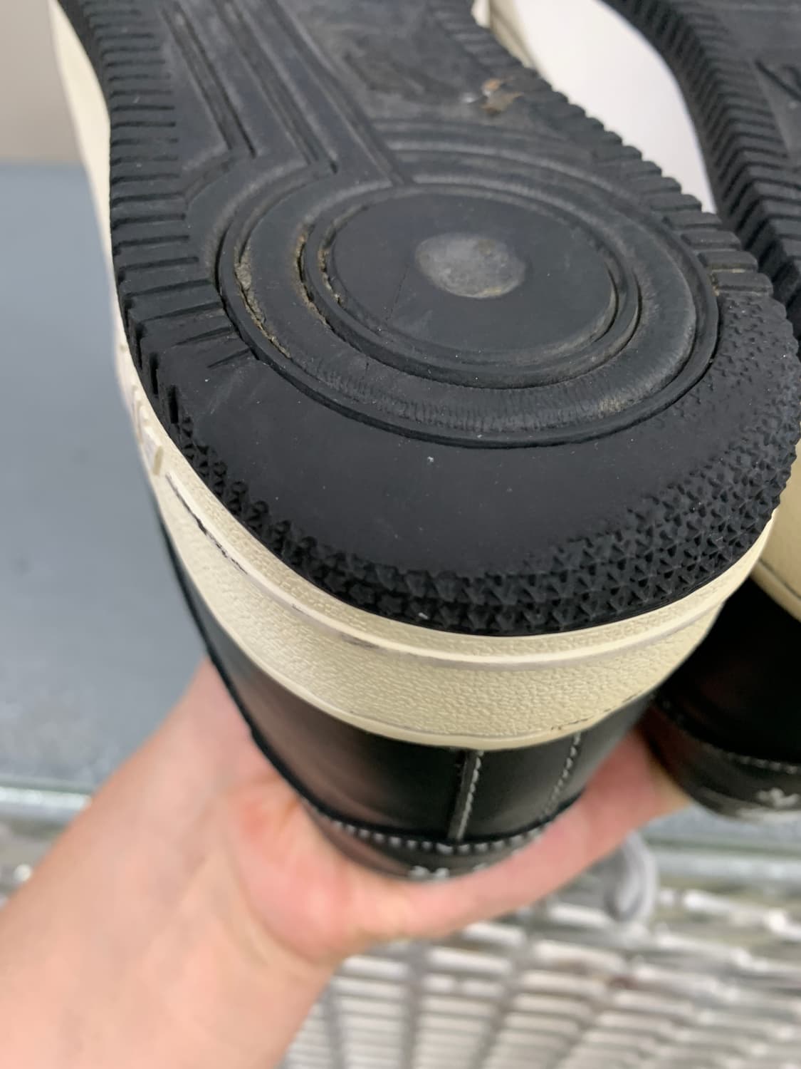 나이키 에어 포스 1 로우 뉴트럴 그레이 260 상품이미지4