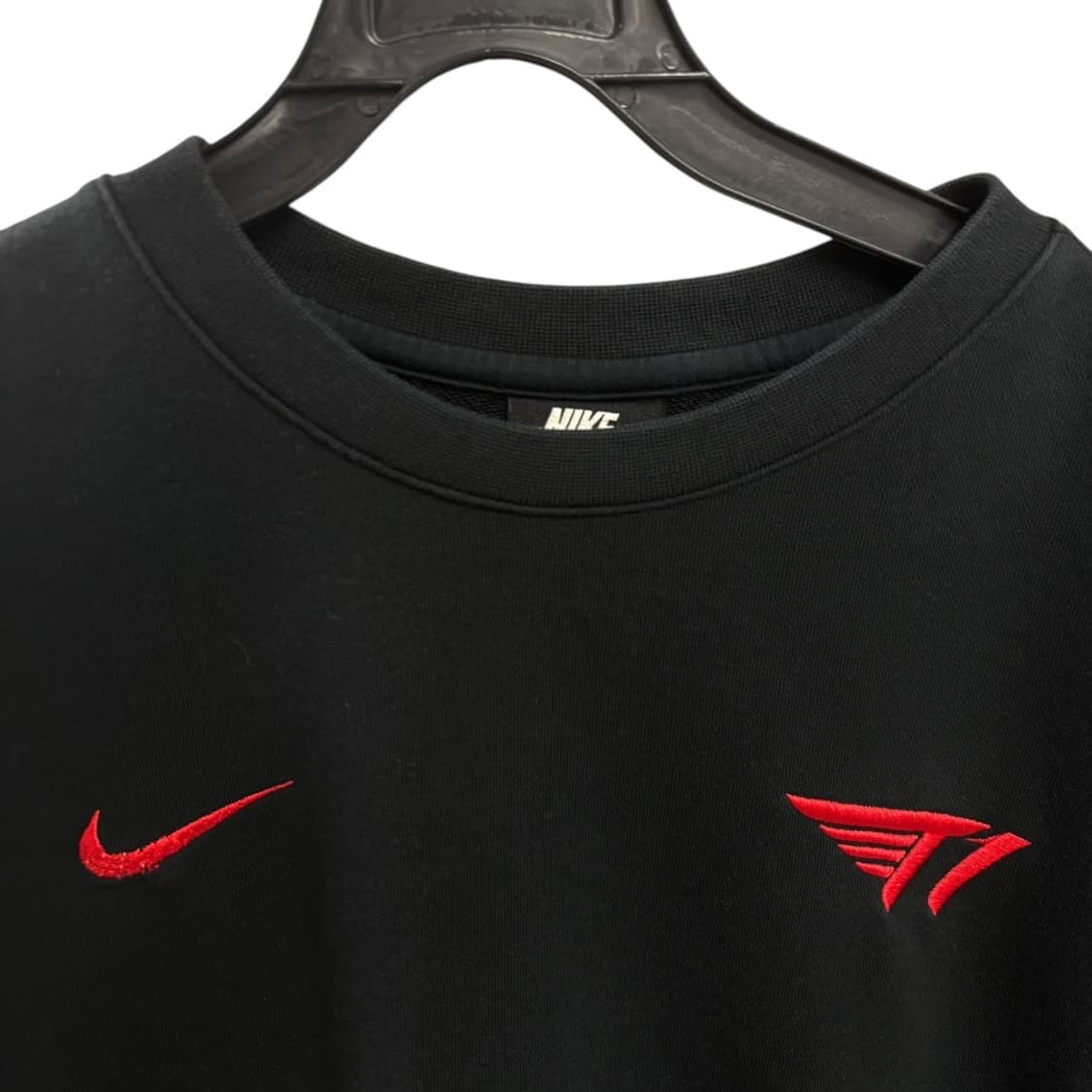 나이키 T1 맨투맨 상품이미지2