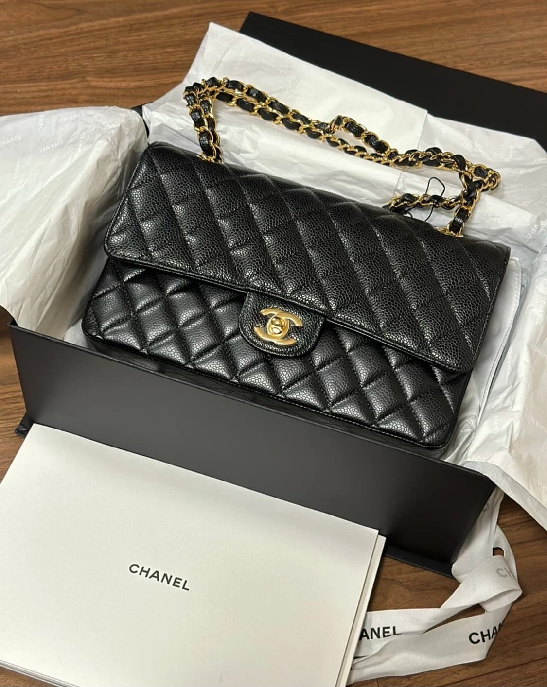 (정품)샤넬 클래식 미듐 캐비어 금장 24년도 상품이미지5