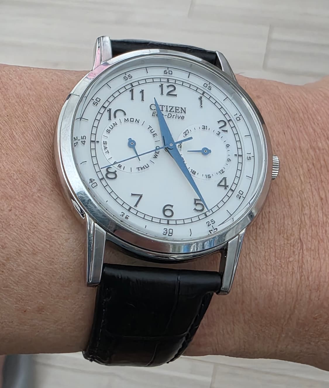 시티즌 (CITIZEN) 부엉이 흰판 블루핸즈 데이 & 데이트 솔라 에코 상품이미지2