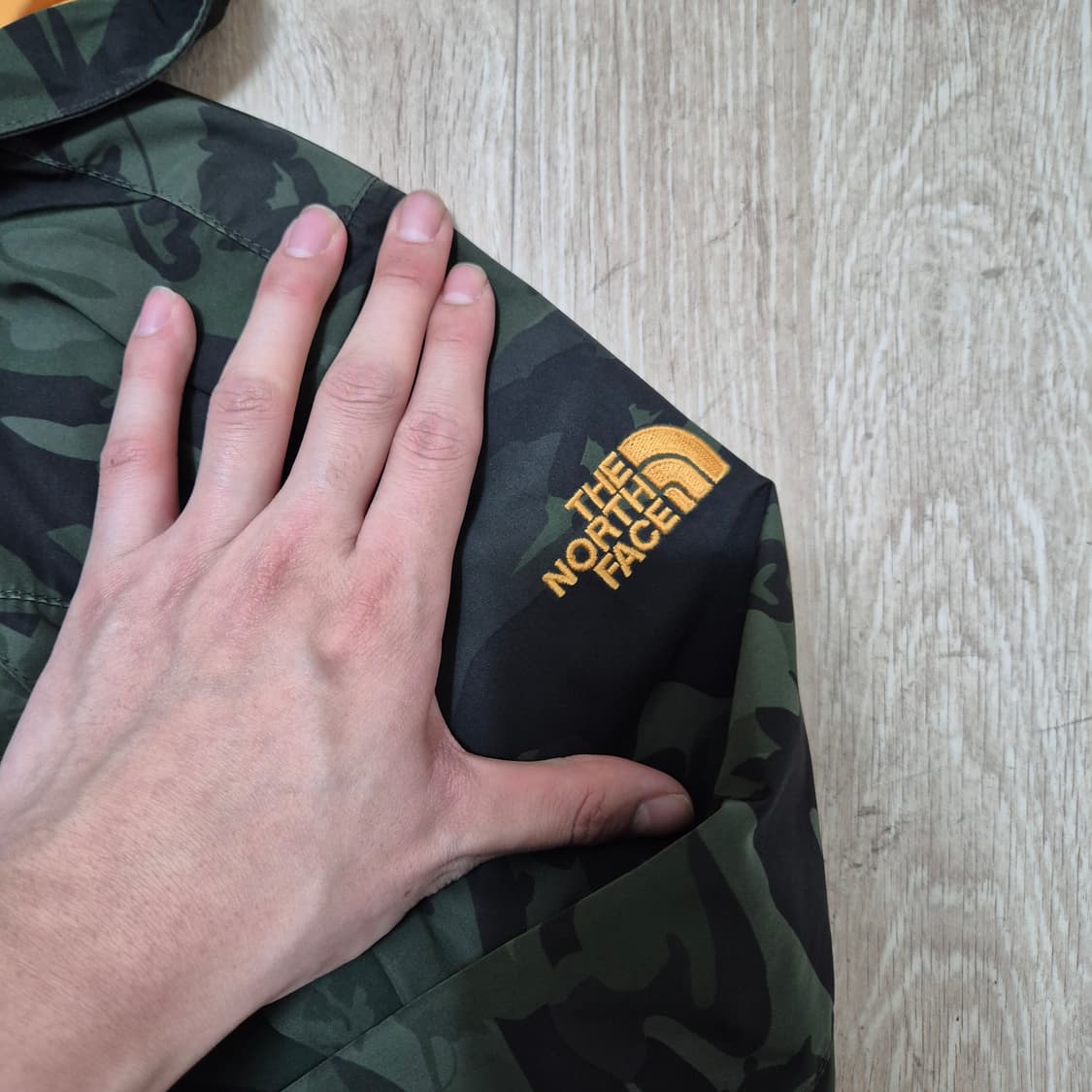 노스페이스 키즈 밀리터리 카모플라쥬 후드 바람막이 상품이미지4
