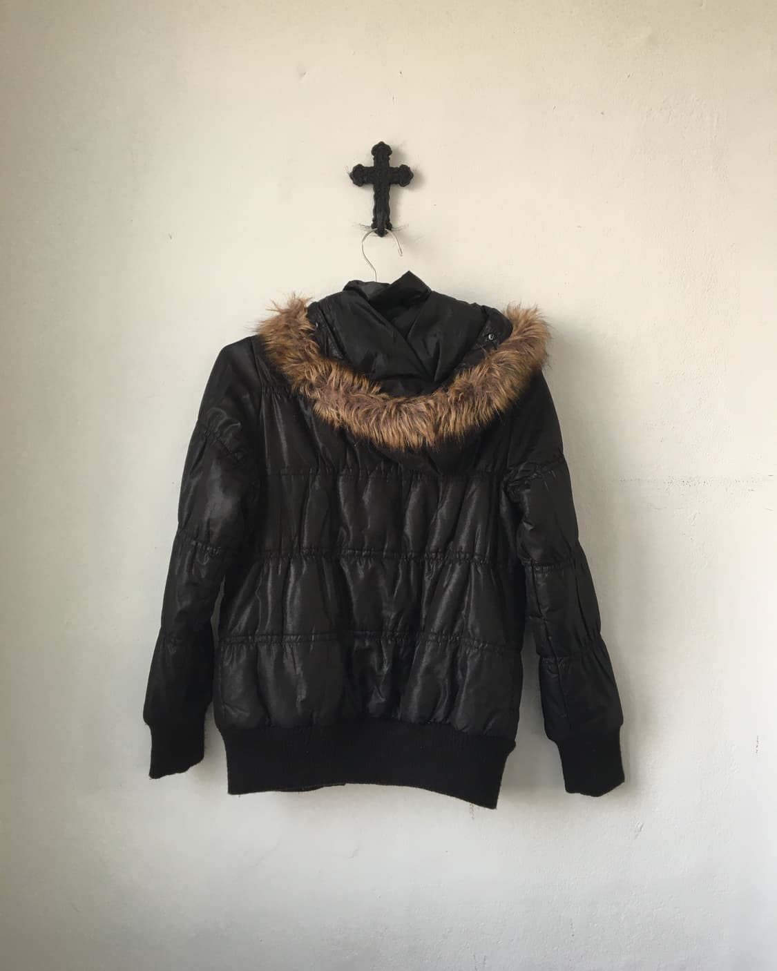 Fake fur hood padded jacket 상품이미지1