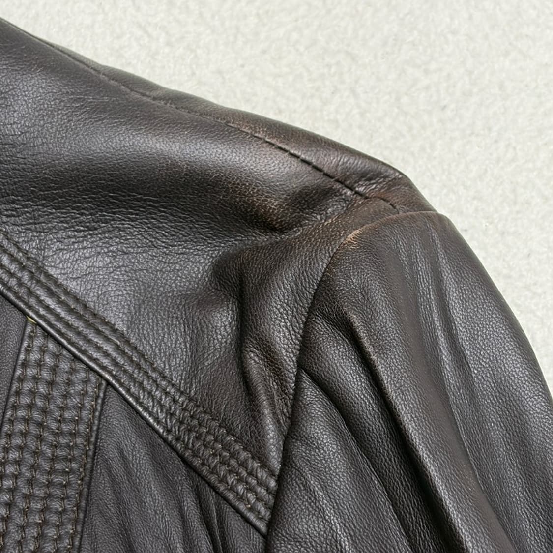 SALVATORE FERRAGAMO 윙클 레더 자켓 46 상품이미지3