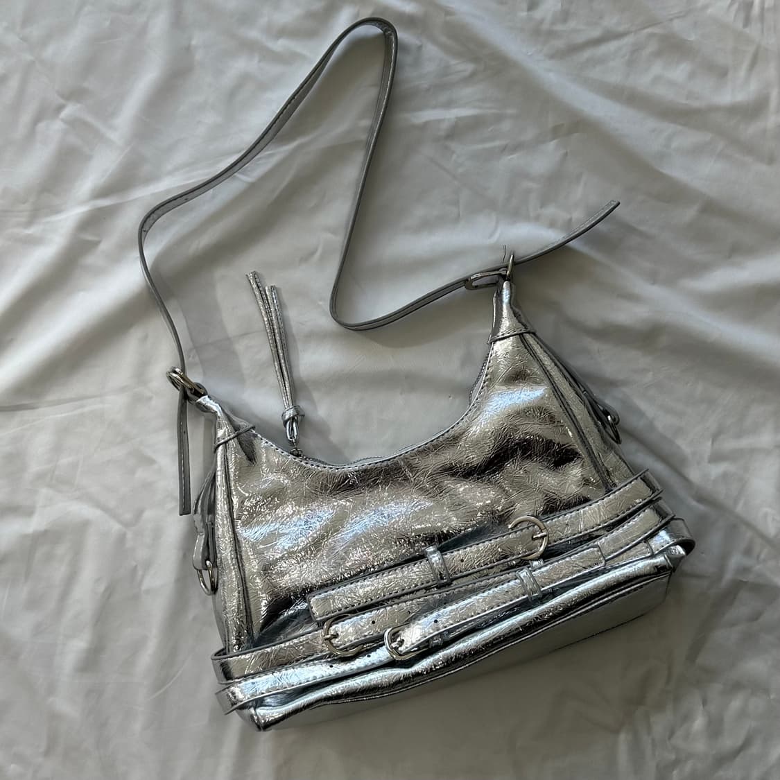 벨티드 스트랩 호보백🩶 상품이미지1