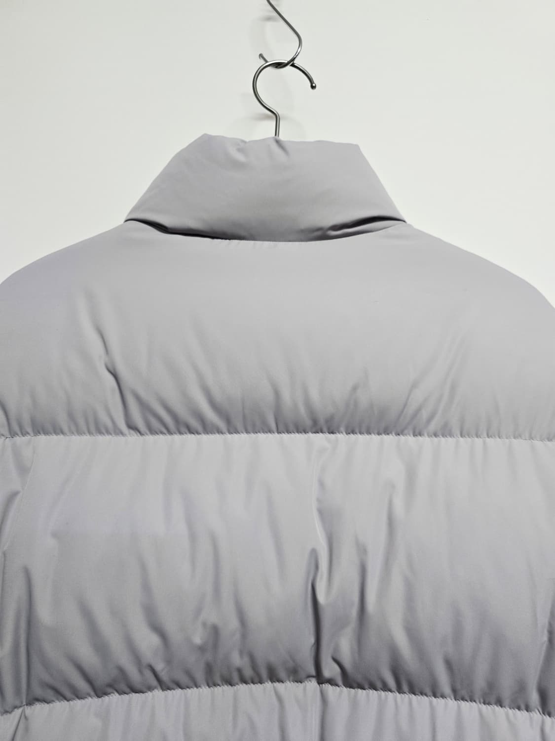 무신사스탠다드 프리미엄 구스패딩 점퍼 회색 상품이미지5