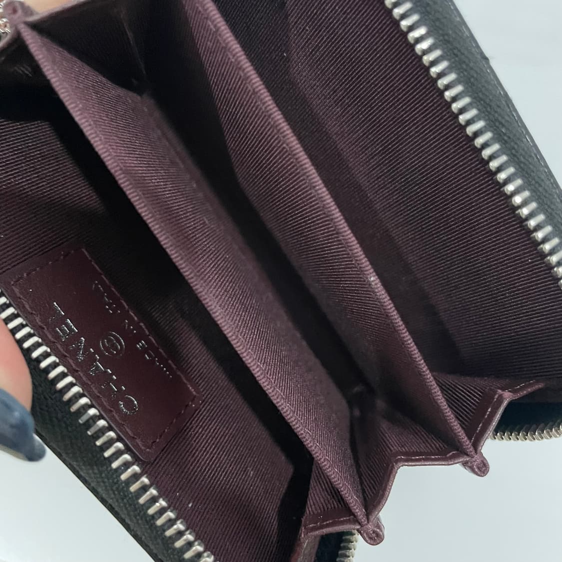 샤넬 클래식 퀄팅 지퍼 지갑 상품이미지2