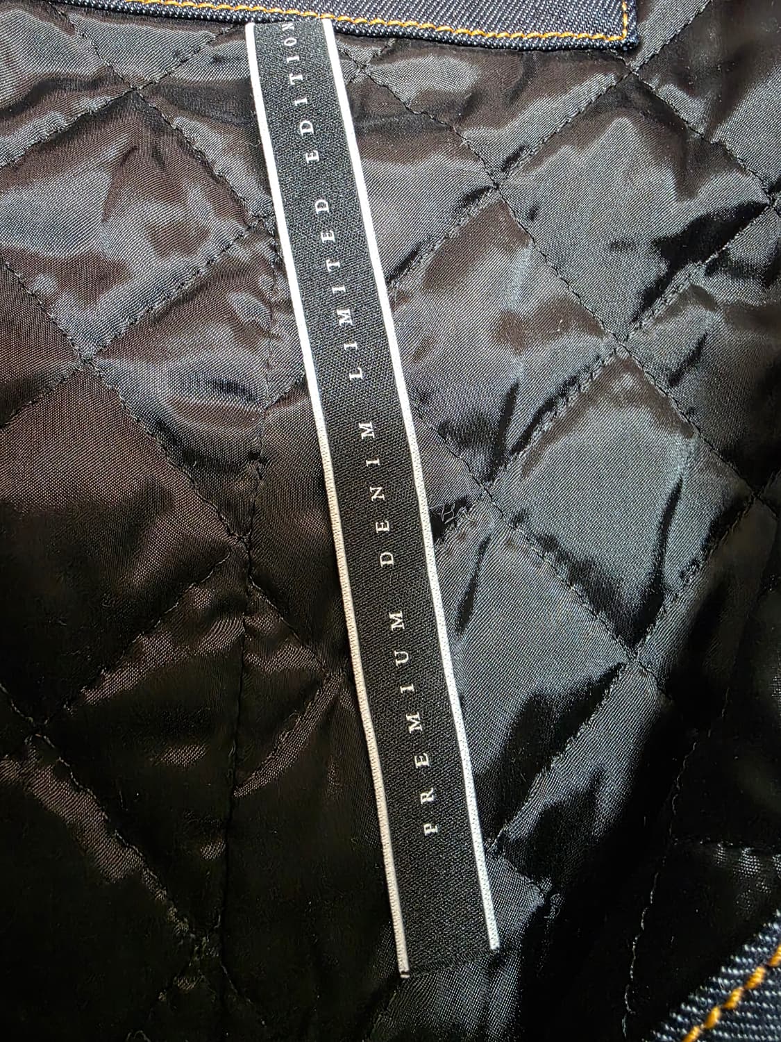 자라 프리미엄 데님 퀼팅 트러커 자켓  L 상품이미지3