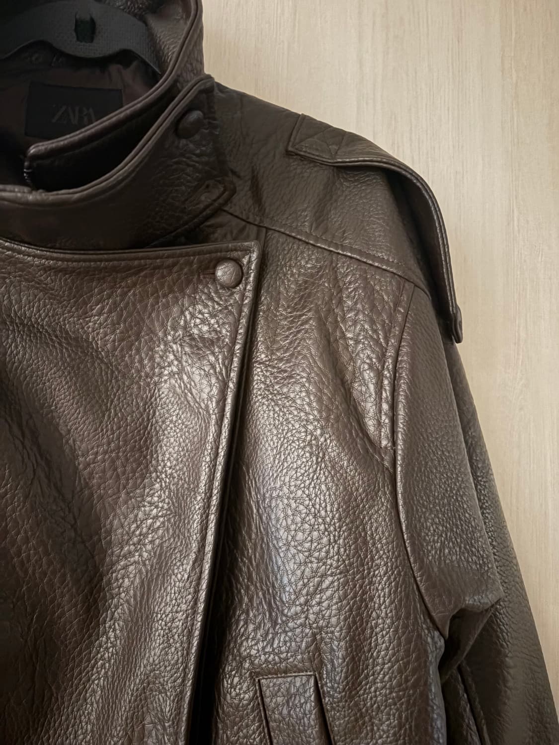 자라 페이크 레더 점퍼 브라운 xs 상품이미지4