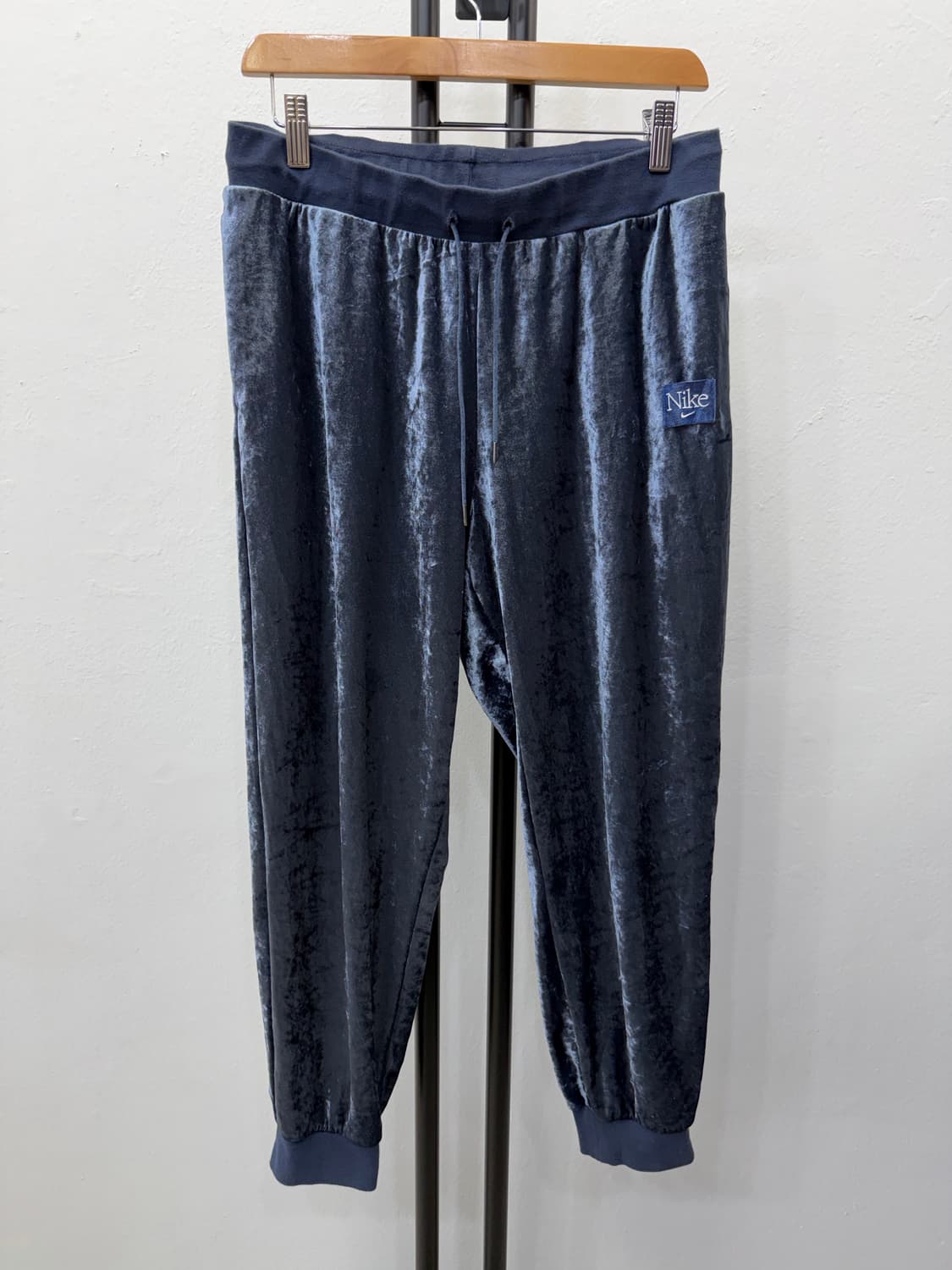 정품) 나이키 여성 벨벳 조거팬츠 L 상품이미지1