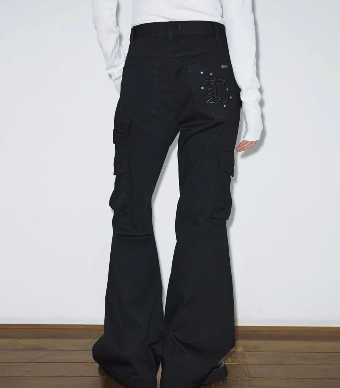 헬레네 파리스 피그먼트 스터드 부츠컷 팬츠 블랙 상품이미지1