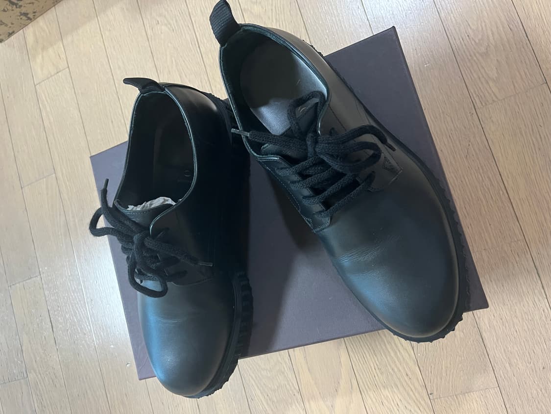 발렌티노 블랙 레더 스터드 더비 슈즈 상품이미지3