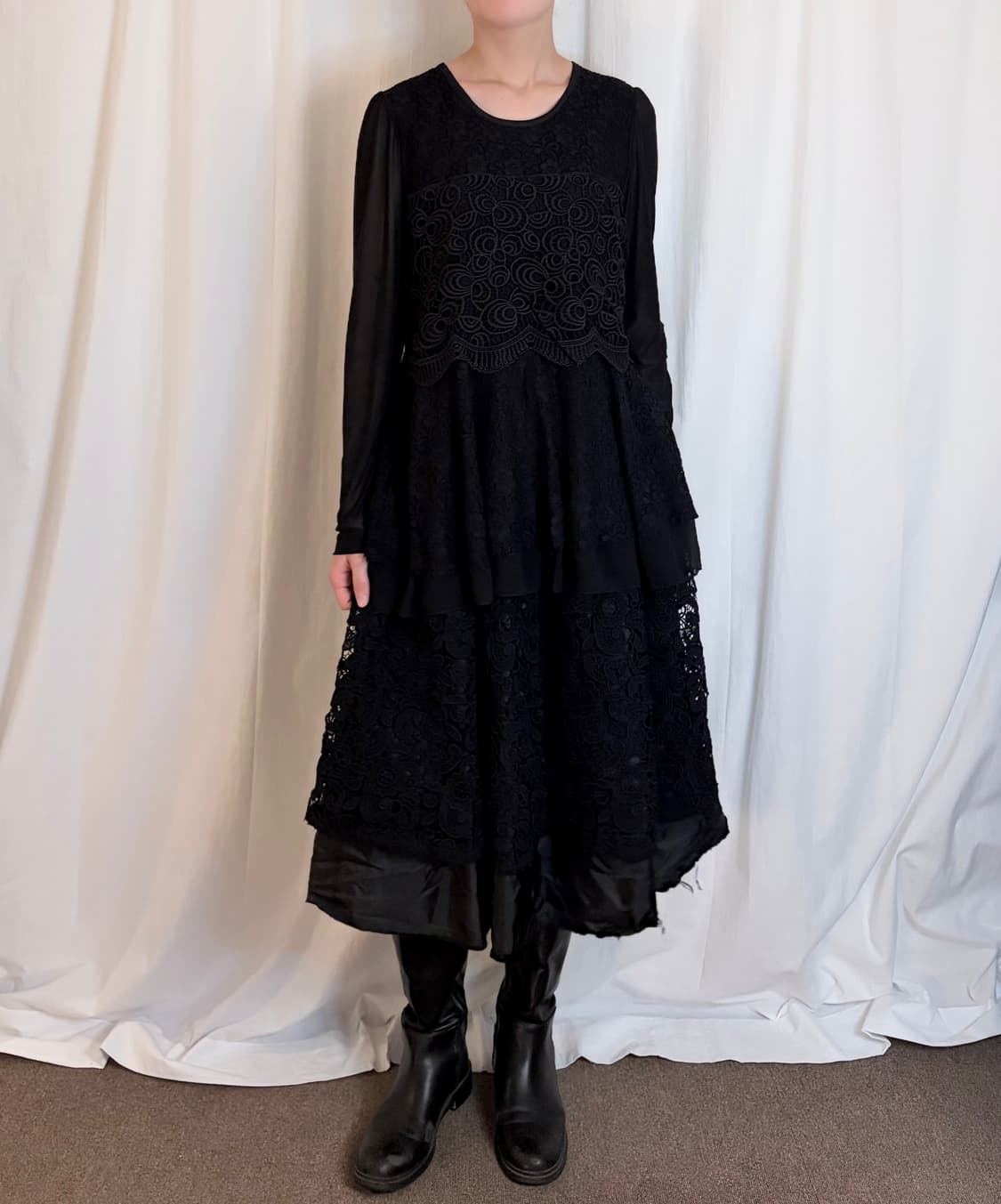 Layered Lace Sheer Sleeve Top – Black 상품이미지4