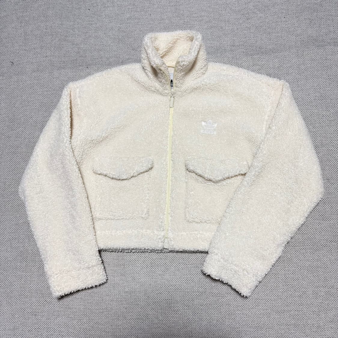 아디다스 빅로고 플리스 크롭자켓 상품이미지1