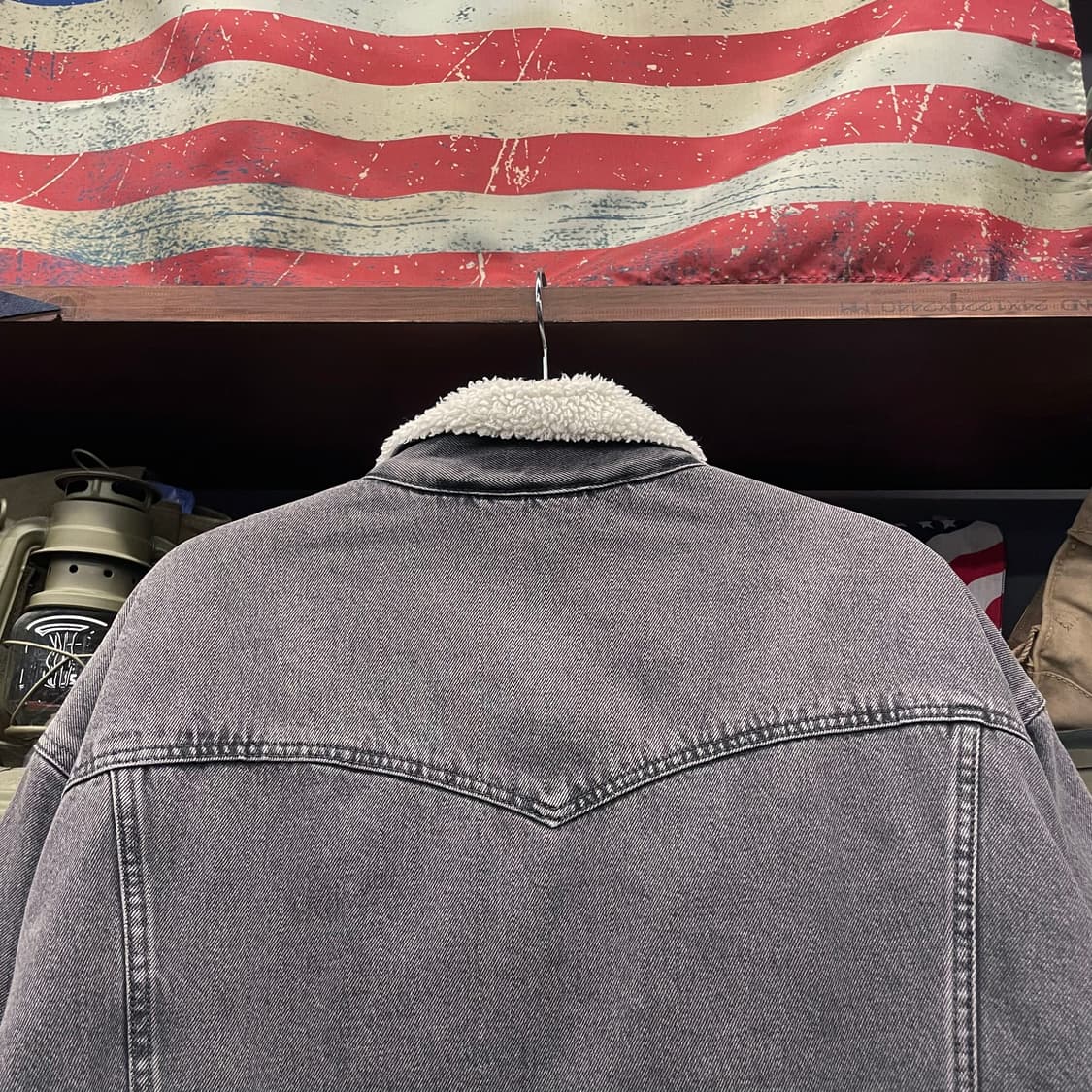 리바이스 실버탭 흑청 쉐르파 데님 트러커 자켓 상품이미지4