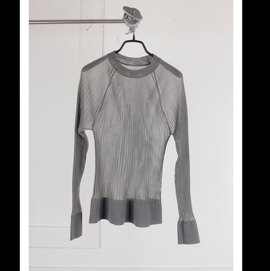 하이크 시어 플리츠 롱 슬리브 탑 상품이미지1
