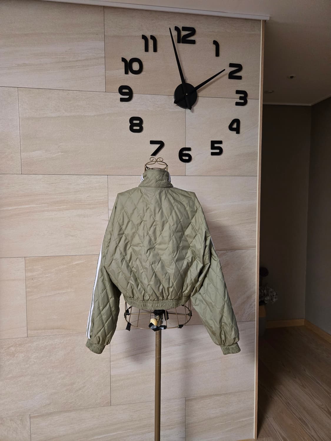 [s] 아디다스 여성 크롭 퀼팅 자켓 상품이미지4