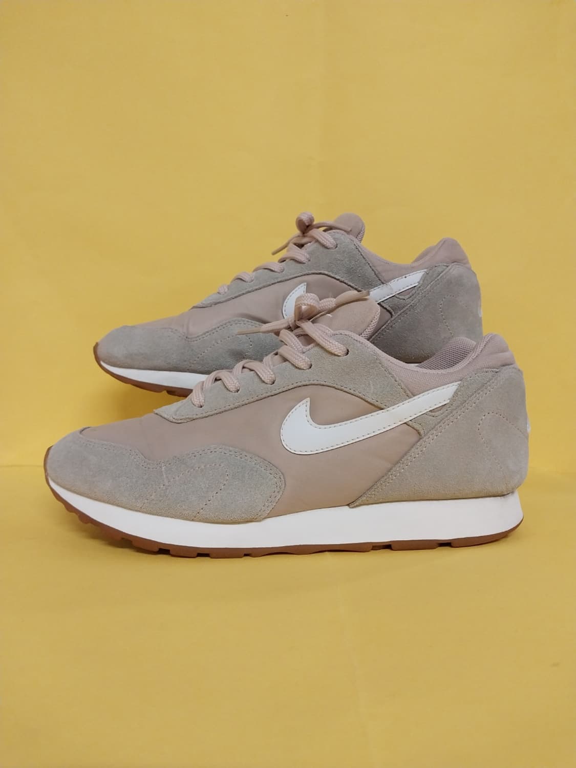 여성 나이키 아웃버스트 파티클 베이지 운동화 (245) 상품이미지1