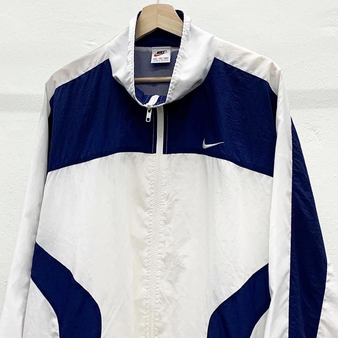 나이키 화이트&네이비 로고 윈드 자켓 상품이미지1