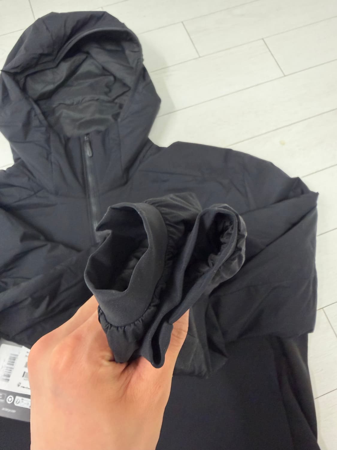 아크테릭스 아톰 후디 L 사이즈  상태 9.8/10  사진찍고 절대안입습 상품이미지3