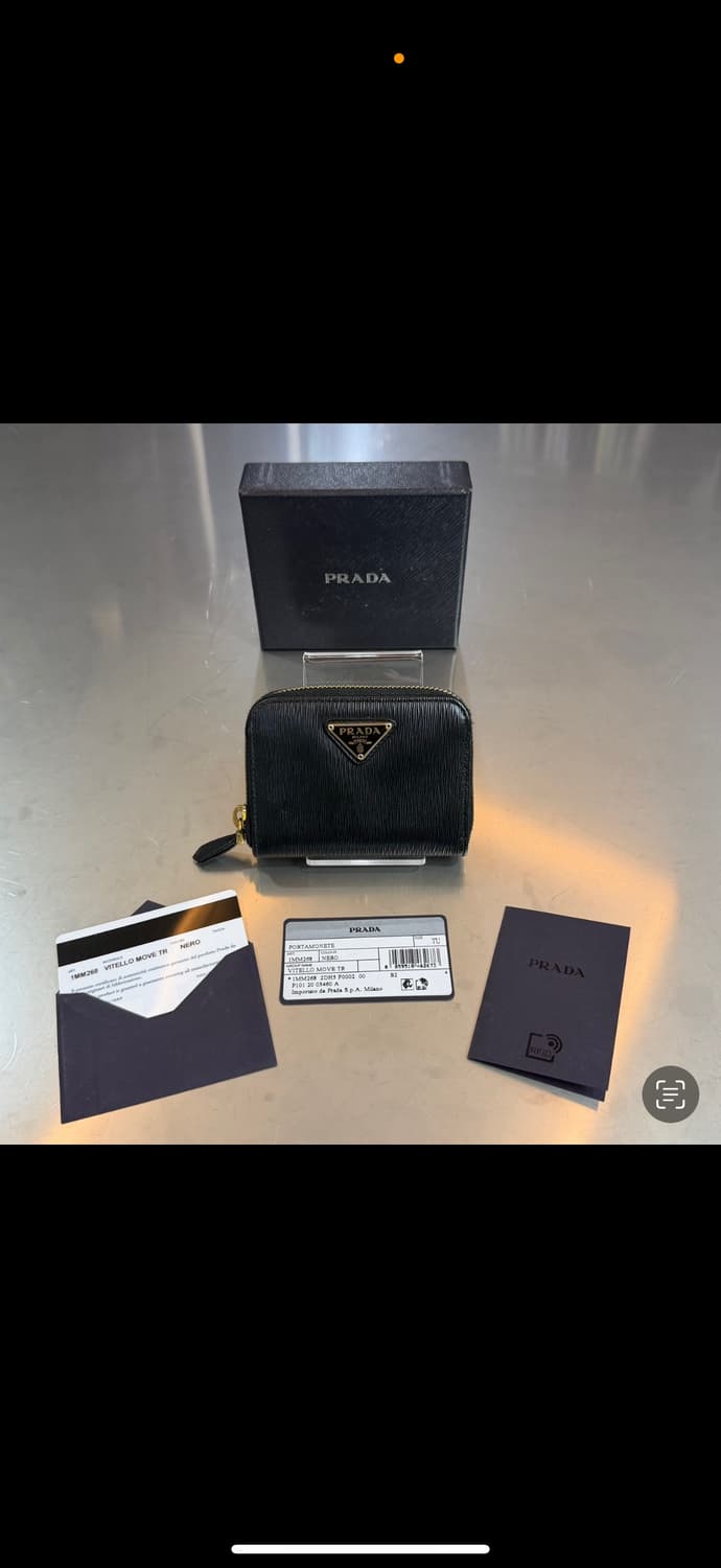 [리오브전포점] 프라다 사피아노 코인 지퍼 중지갑 상품이미지1