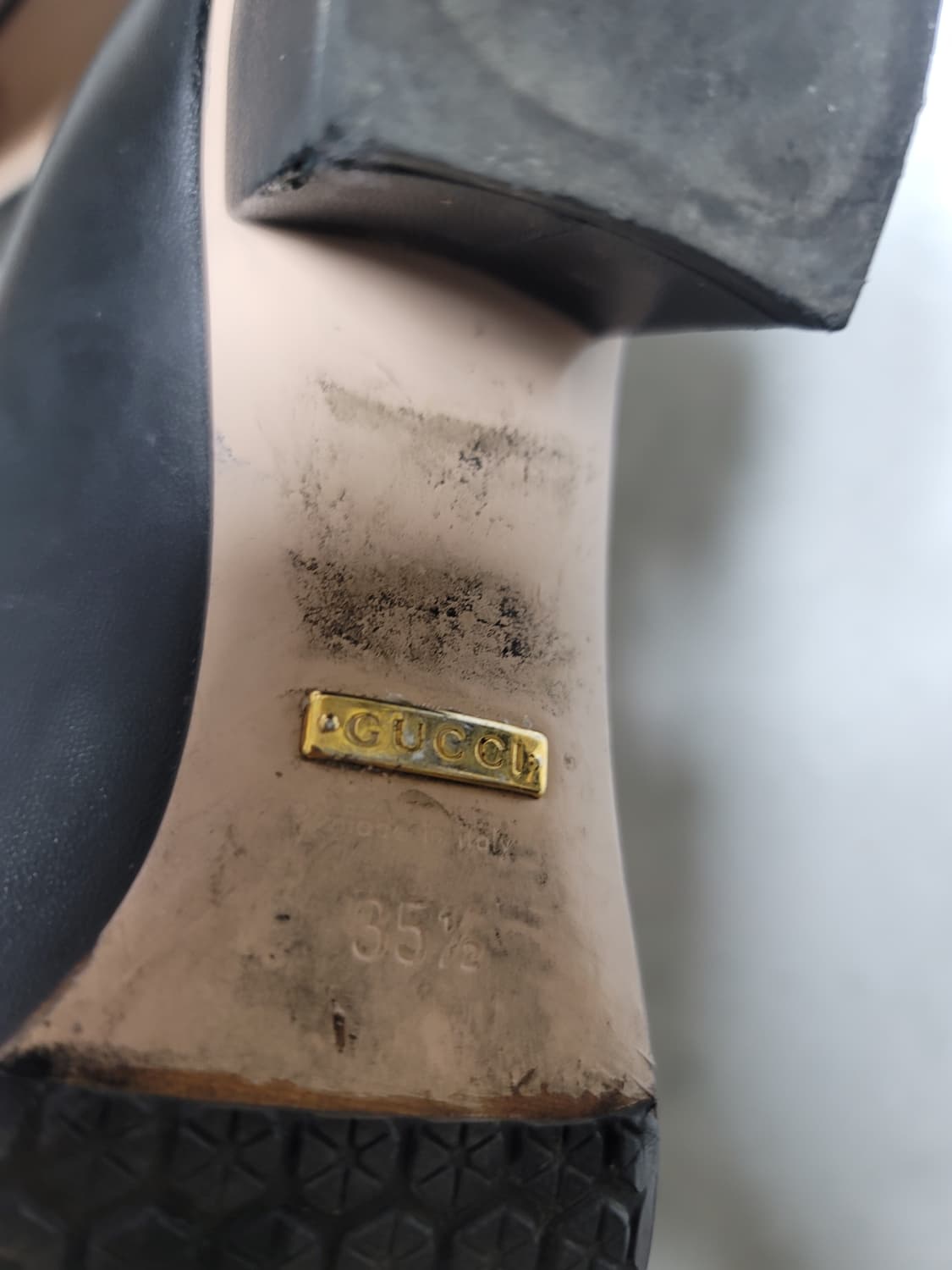 구찌 마몬트 펌프스 여성 구두 35 1/2 225사이즈 상태굿 상품이미지6