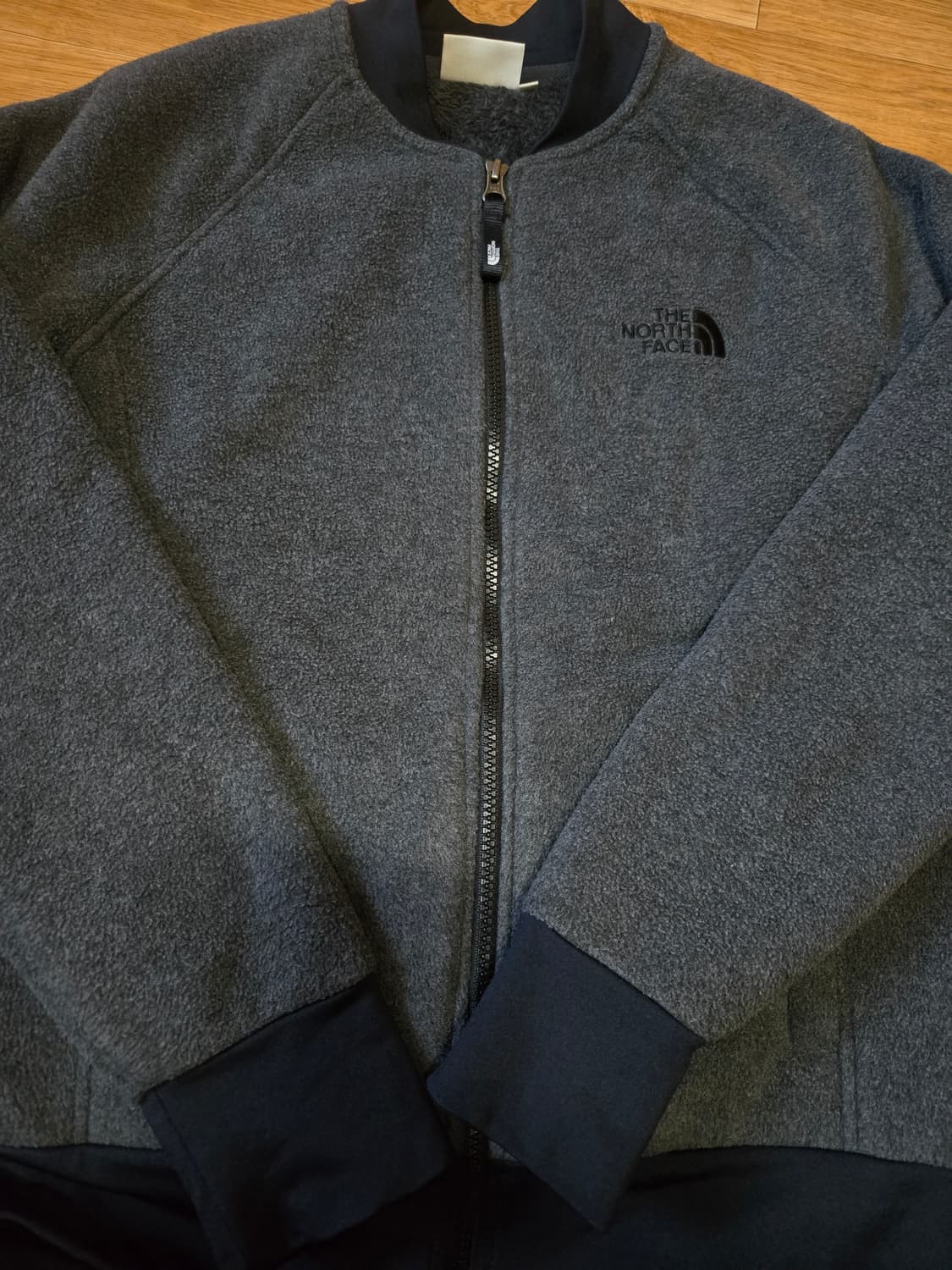 노스페이스 여성 차콜 보아털 후리스 집업 상품이미지3