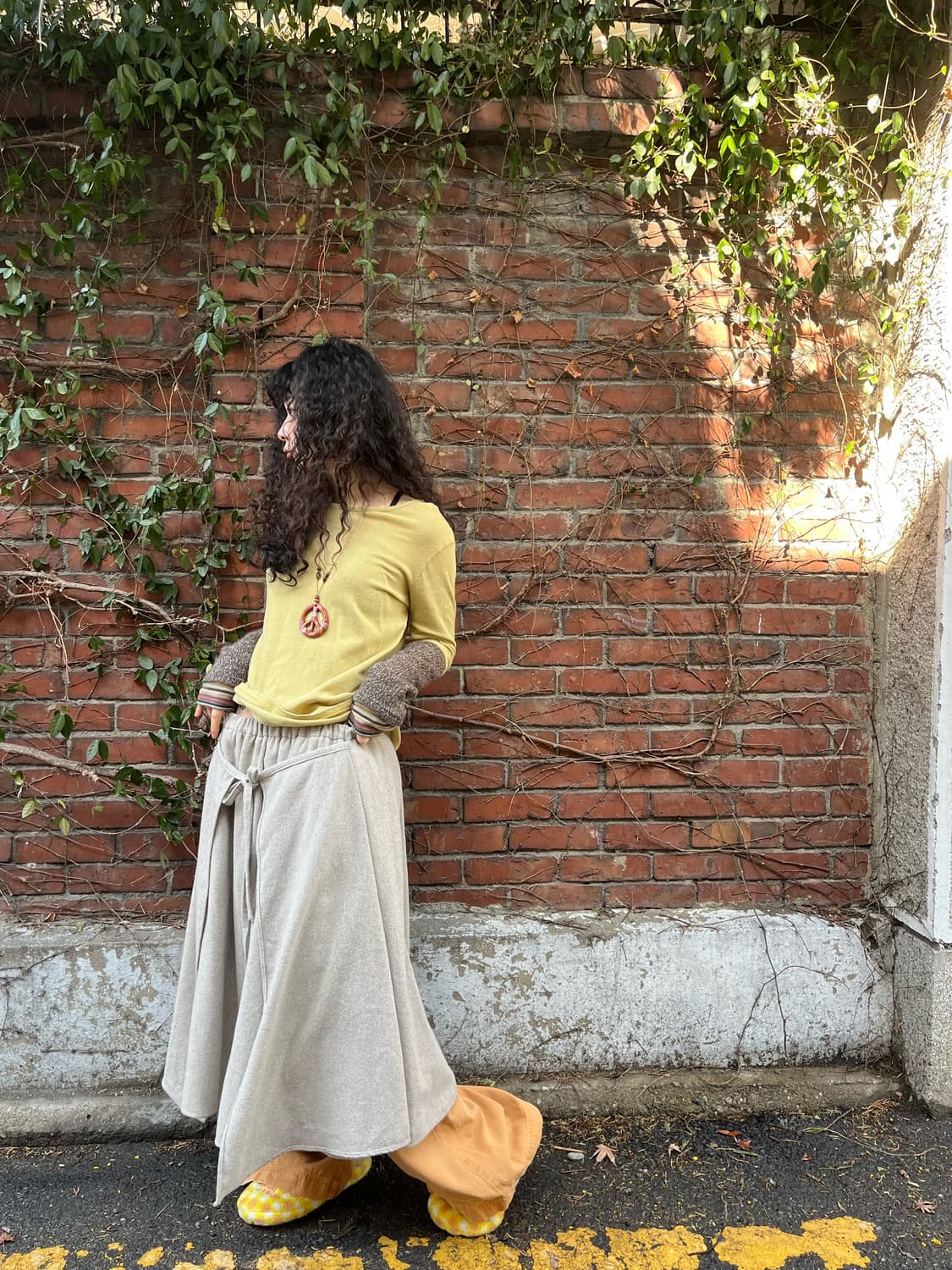 오트밀 랩 포인트 미디스커트 상품이미지3