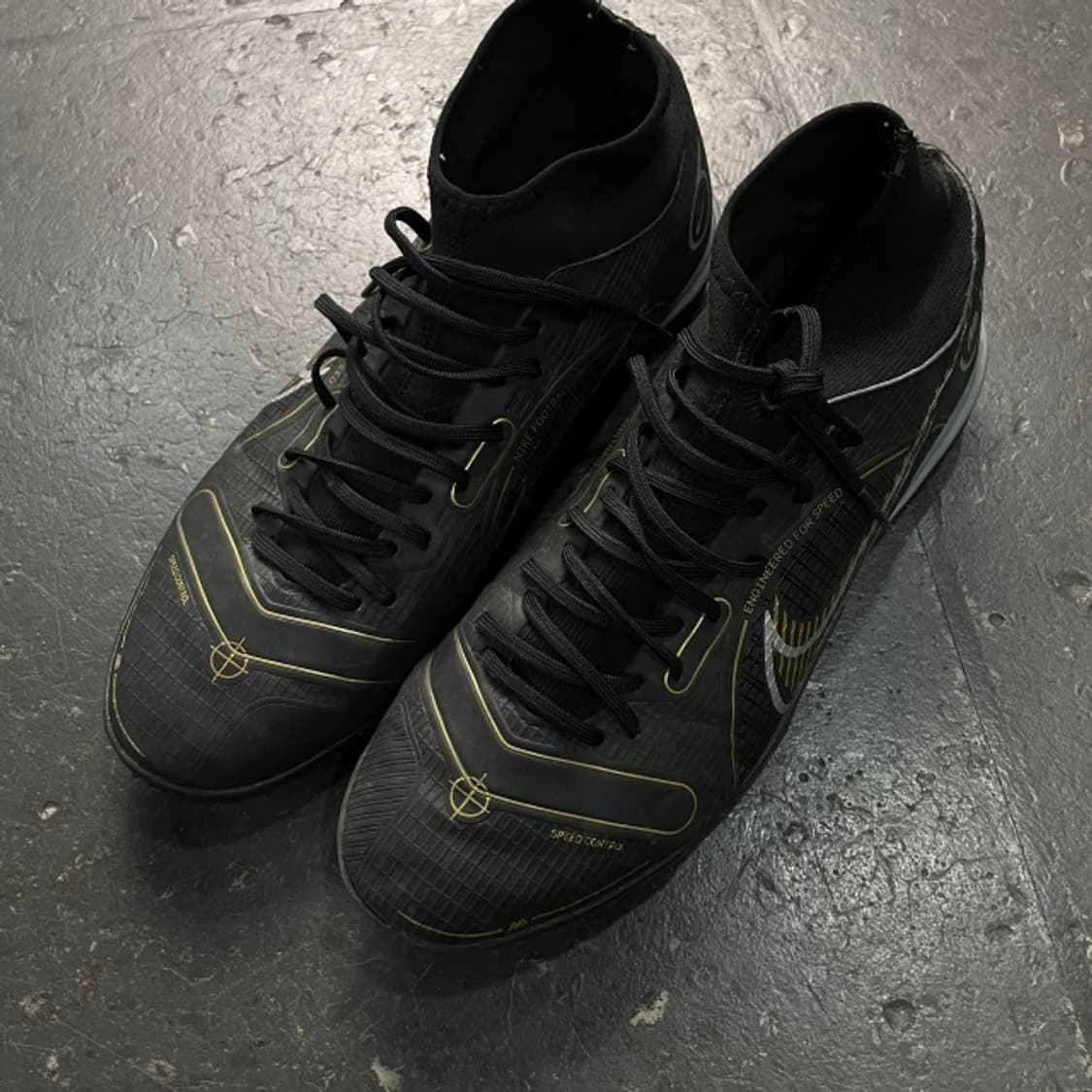 270 나이키 슈퍼플라이 8 풋살화 상품이미지3