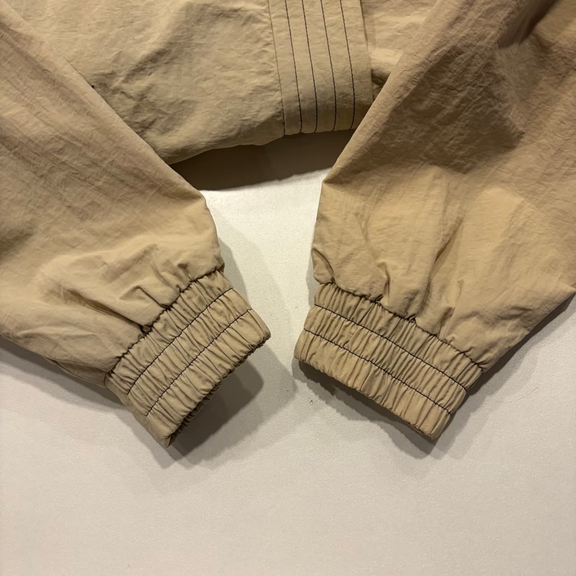 [OS] 마뗑킴 나일론 베이지 봄버 자켓 C541 상품이미지6