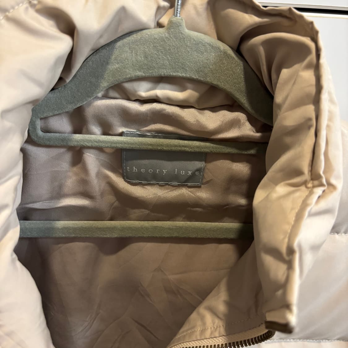 Theory 띠어리 럭스 베이지 구스 숏패딩 상품이미지6