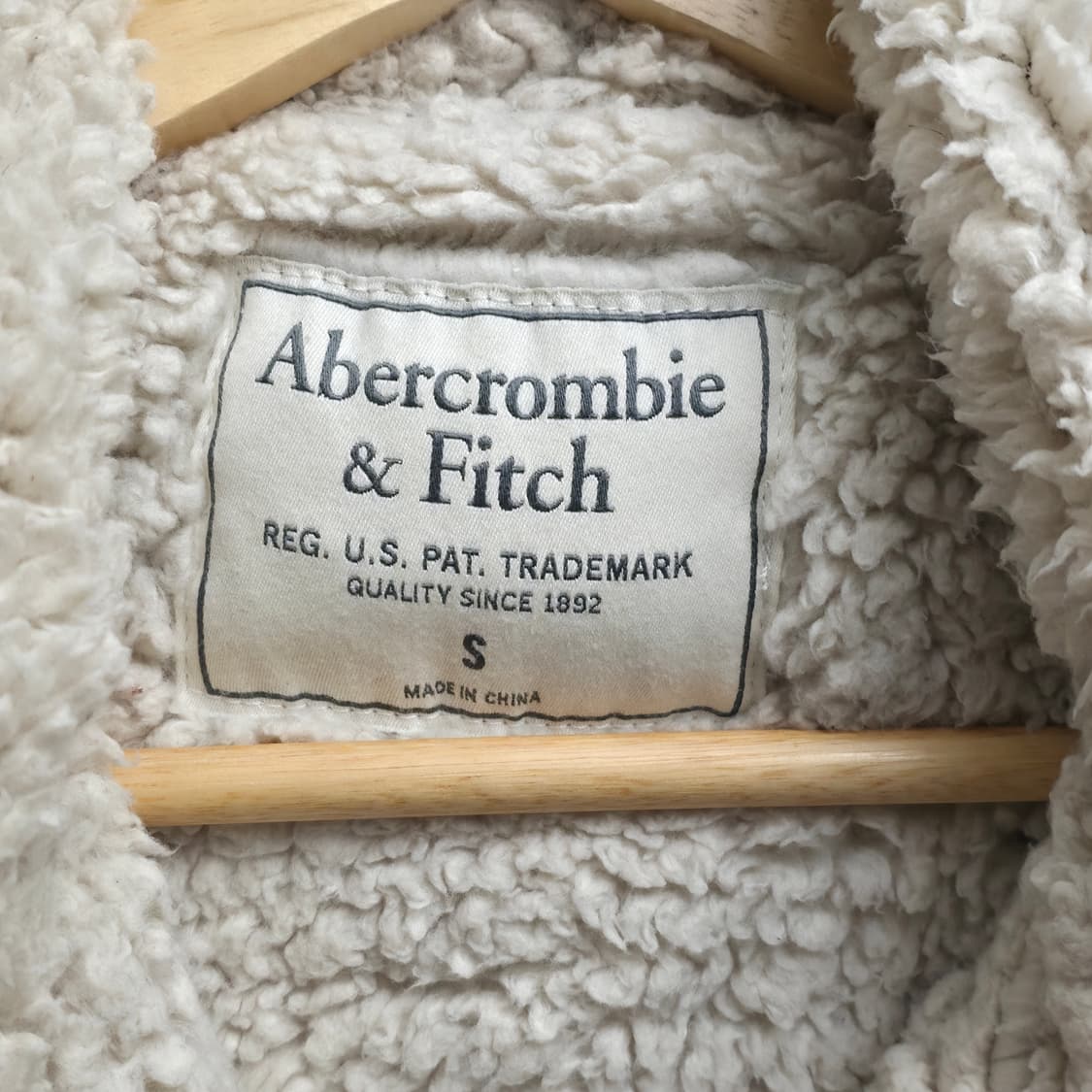 [S] 아베크롬비 네이비 뽀글이 후드 집업 상품이미지4