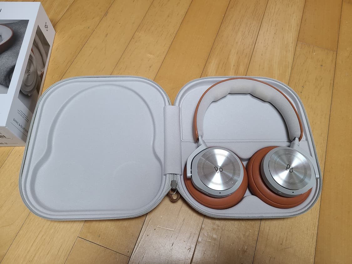 뱅앤올룹슨 Beoplay HX 팀버 무선 헤드폰 상품이미지9