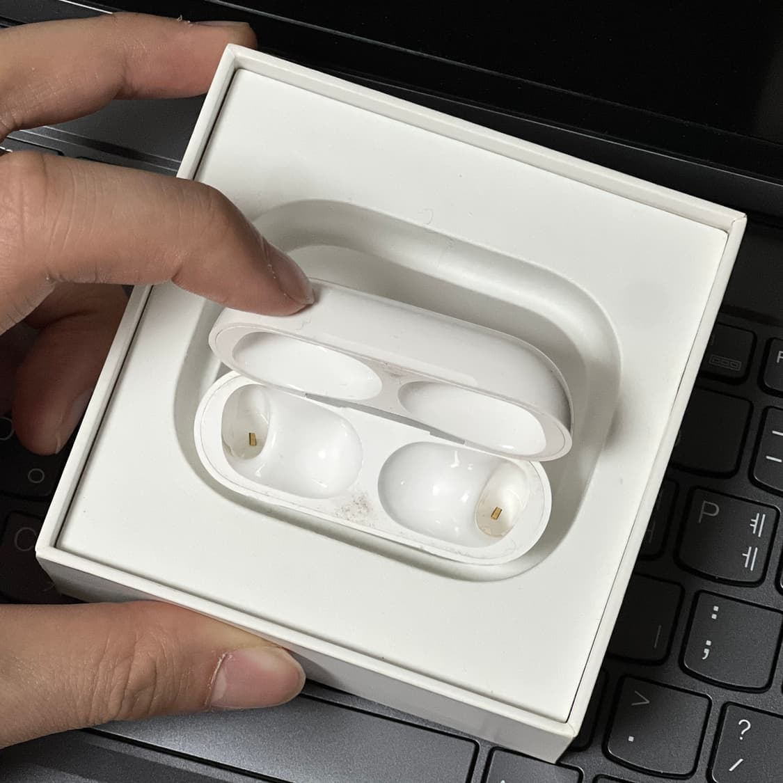 에어팟 프로 2 8핀 라이트닝 본체 상품이미지4