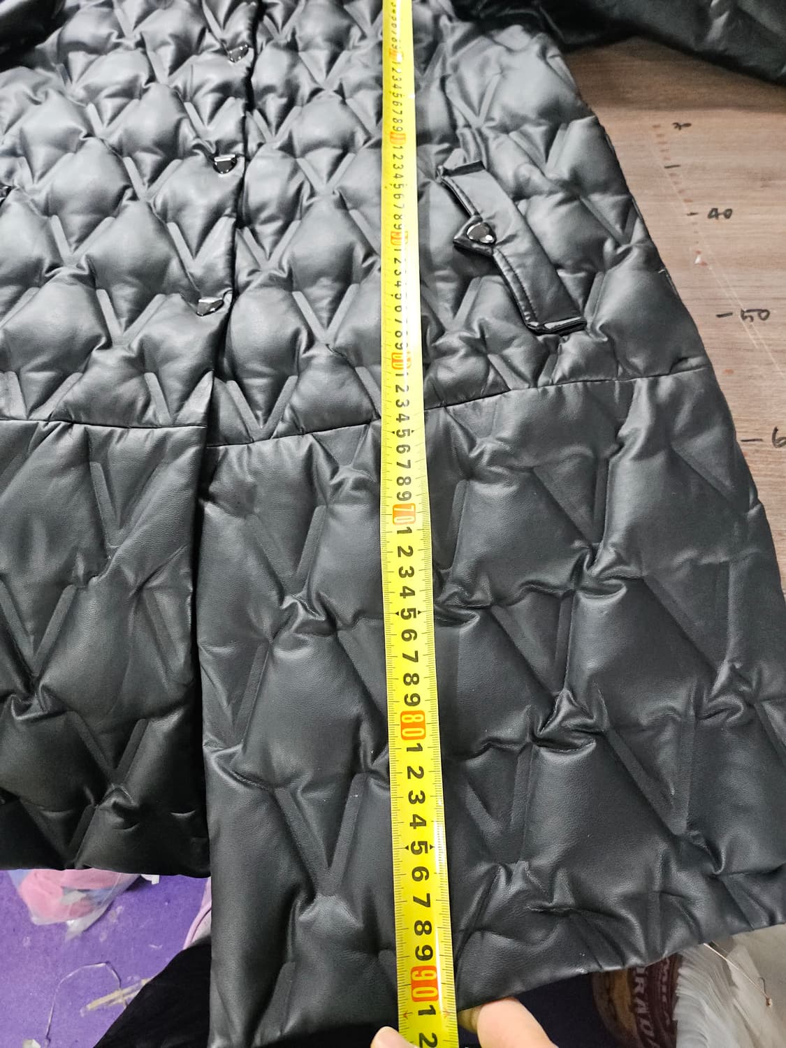 더 아이잗 밍크 카라 퀼팅 가죽 롱 구스패딩 코트 상품이미지8