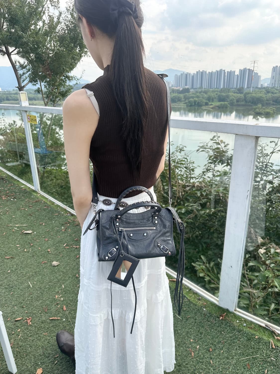 [A+ 정품] 발렌시아가 시티 모터백 미니 다크그레이 상품이미지9