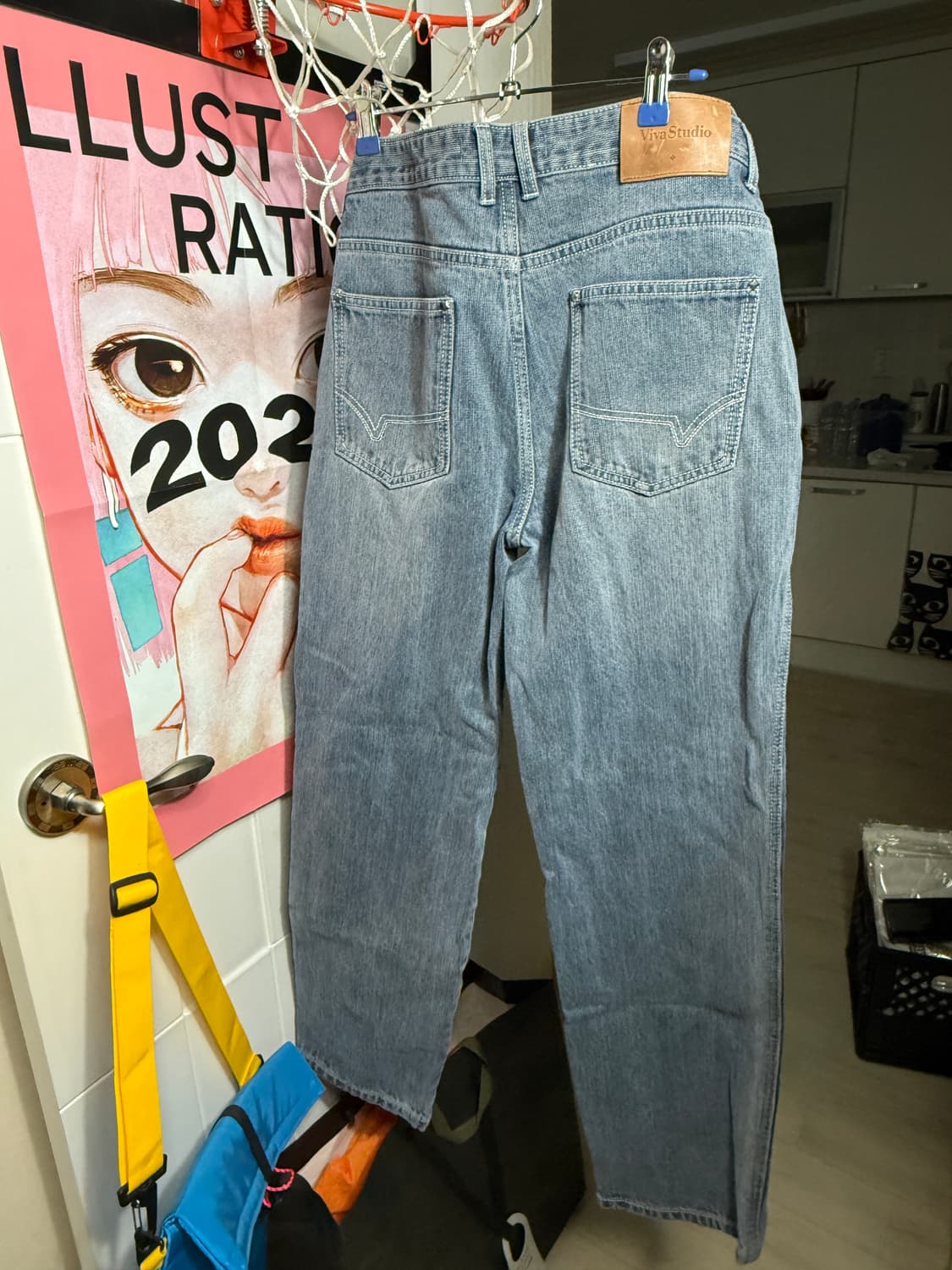비바스튜디오 스트레이트 청바지 미착용 판매 합니다. 상품이미지2