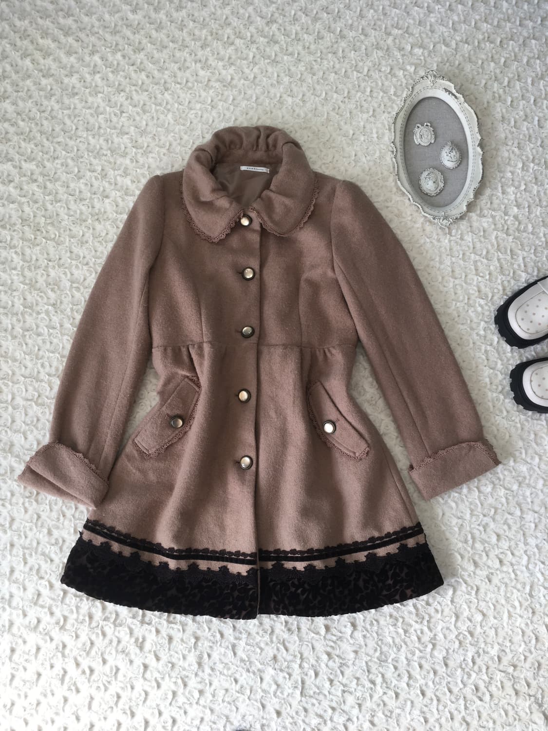 액시즈팜 라떼 앤틱 레이스 코트 상품이미지6