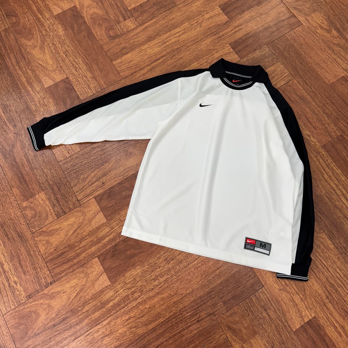 M(100) 나이키 올드스쿨 카라 티셔츠  상품이미지3