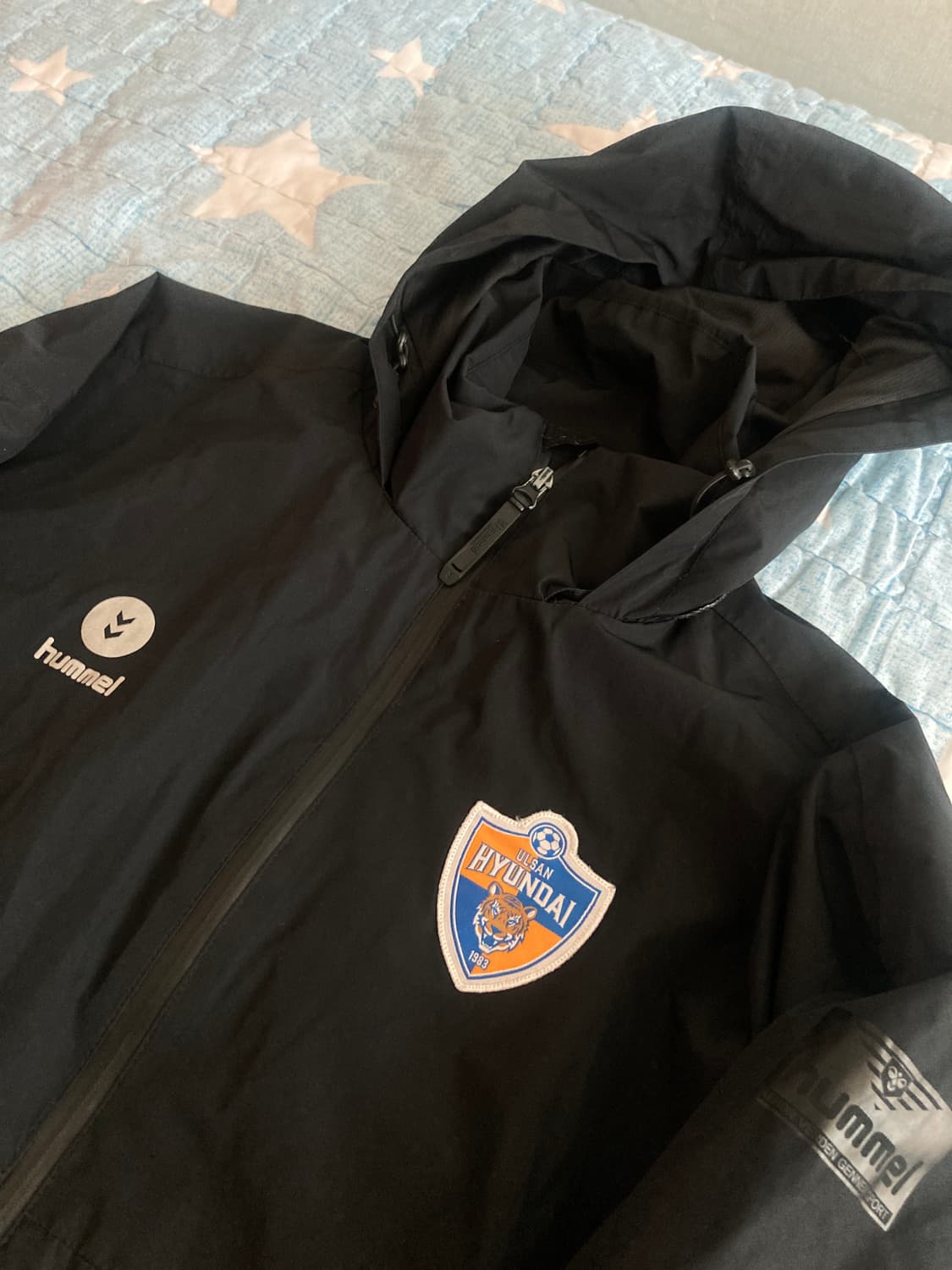 Hummel 현대 축구 바람막이 자켓 상품이미지1