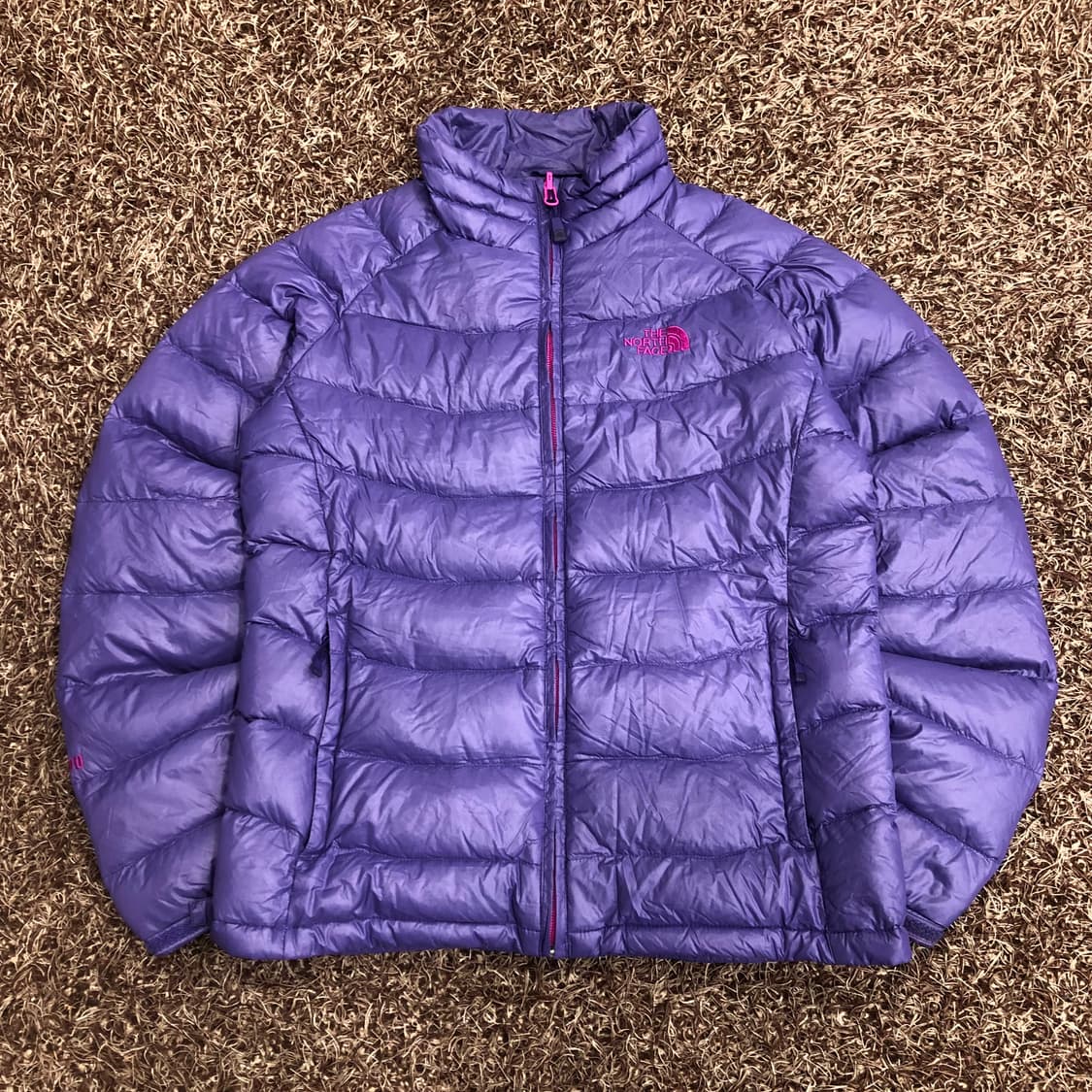 노스페이스 구스다운 700 퍼플 경량 패딩 상품이미지1