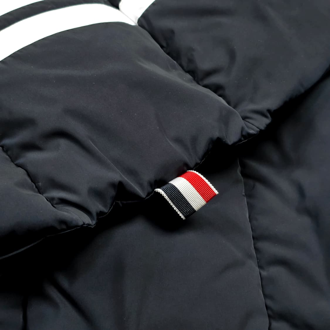 톰브라운 4바 패딩 머플러 상품이미지4
