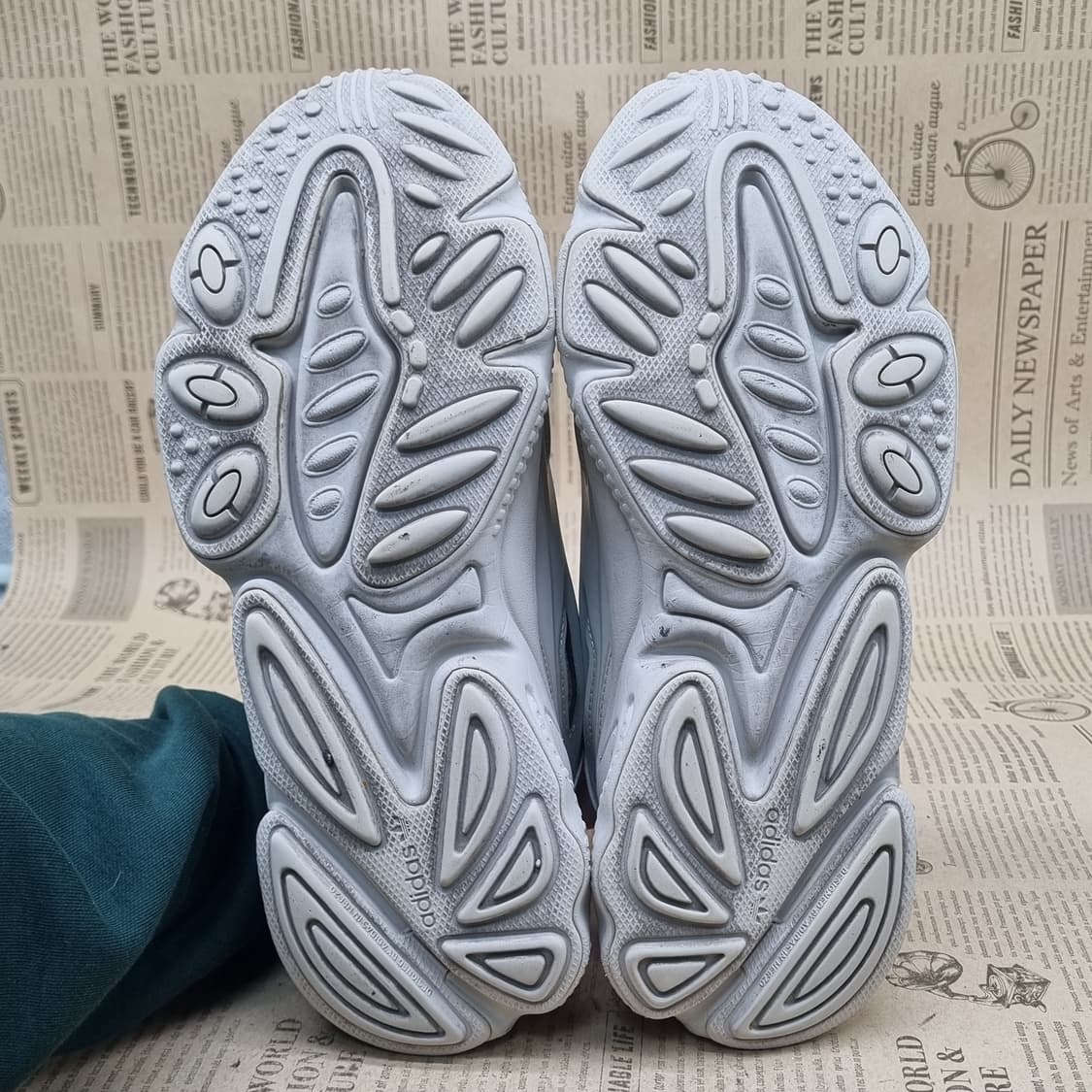 아디다스 오즈위고 셀록스 남성운동화260  상품이미지3