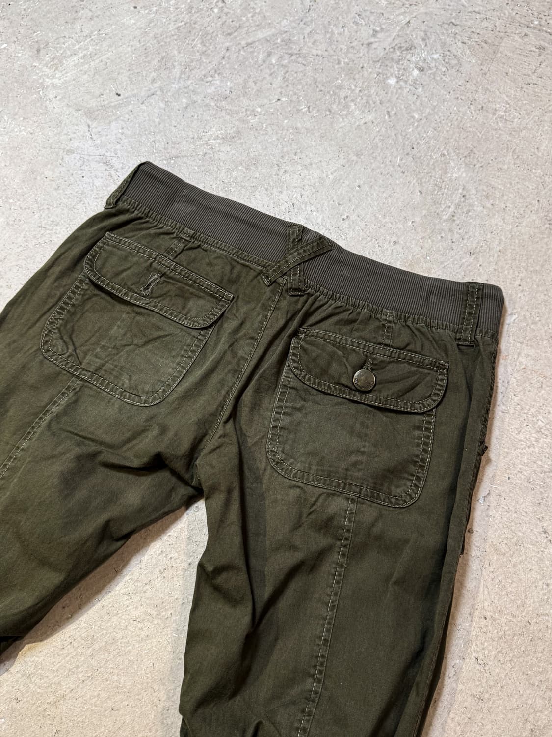Khaki shirring capri pants  카키 셔링 카프리 팬츠 상품이미지8