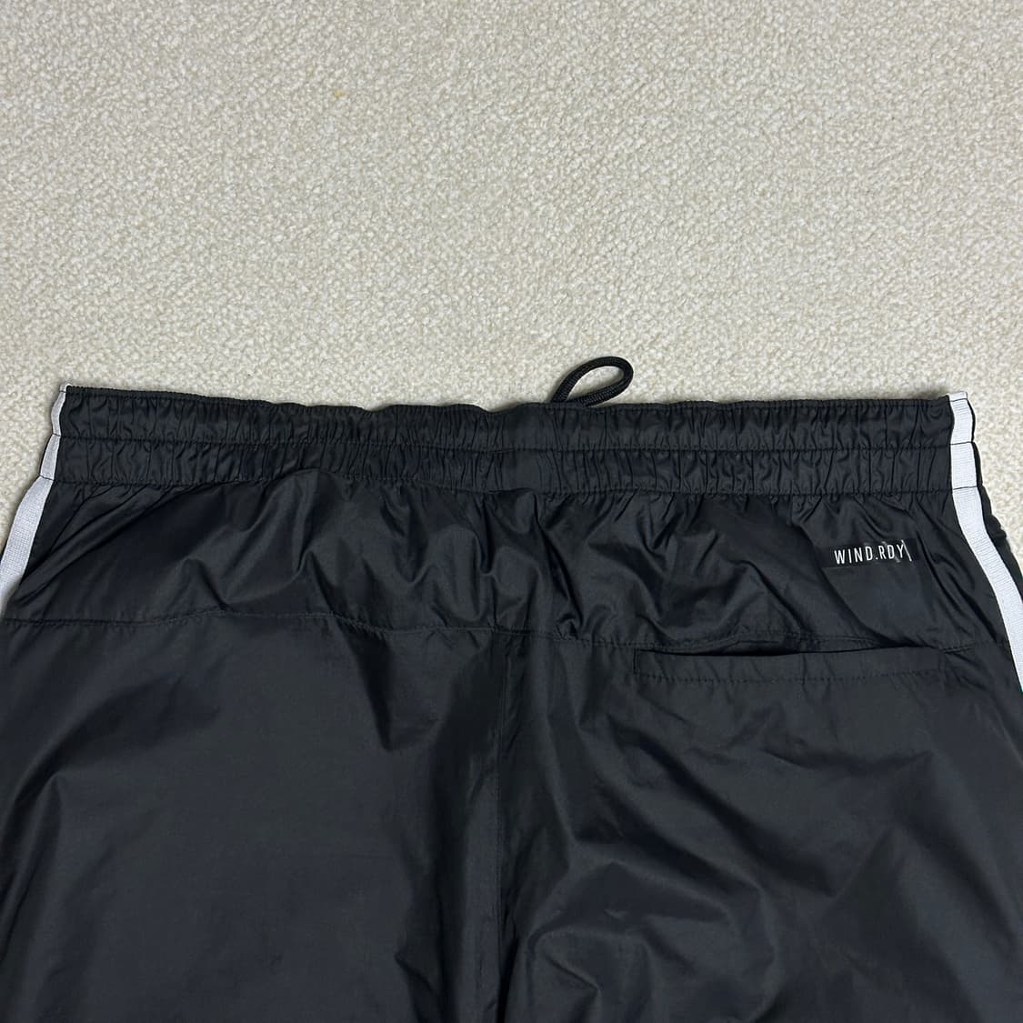 아디다스 머스트 해브 삼선 윈드 팬츠 상품이미지4