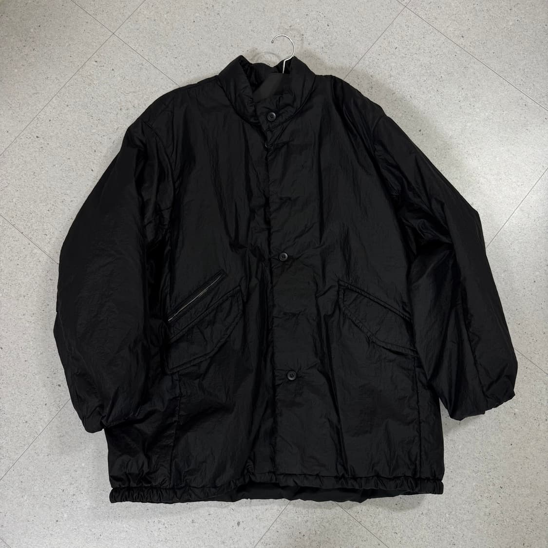 폴리테루 필로우 파카 글로시 블랙 2 상품이미지1